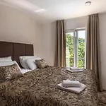 Villa Amelie With Pool&whirpool&sauna