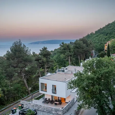 Amelie With Pool&whirpool&sauna Mošćenička Draga