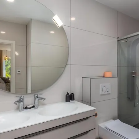 Villa Amelie With Pool&whirpool&sauna