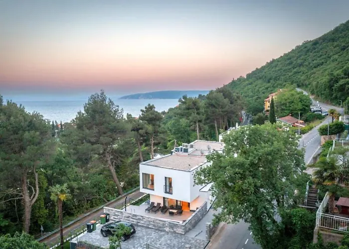 Villa Amelie With Pool&Whirpool&Sauna * Mošćenička Draga